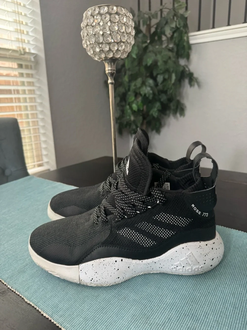 Adidas D Rose 773 2020 basketball shoes size 10